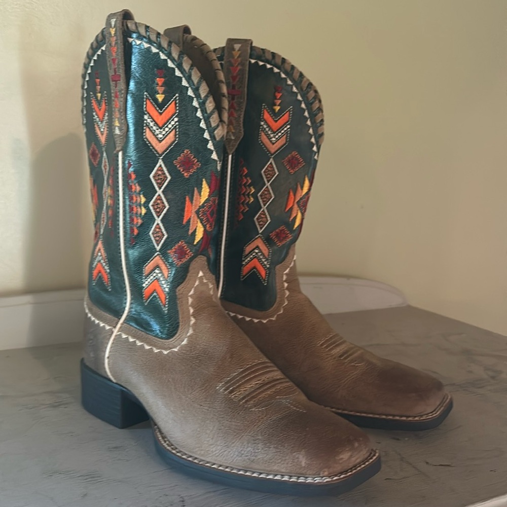 Women’s Ariat Square Toe Western Boots